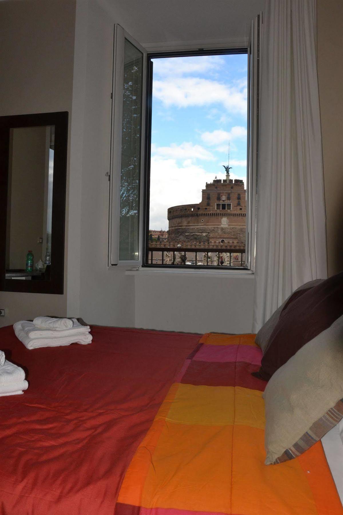 The Wesley 2* Roma